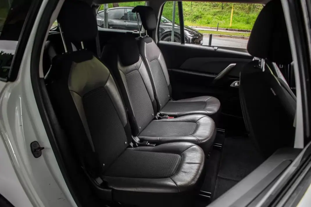 Citroën C4 Spacetourer 2019 - 10550 EUR, 304577 km - AUTO.MOTO.pt - 304577km - foto 33 de 45