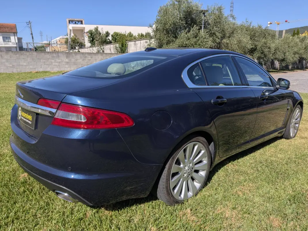 Jaguar XF 2008 - 8990 EUR, 330000 km - 330000km - foto 2 de 17