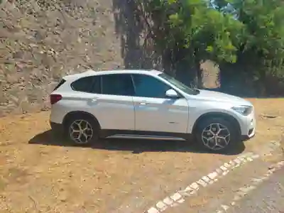 BMW X1 2016 - 15000 EUR, 220000 km - AUTO.MOTO.pt - 220000km - foto 5 de 15