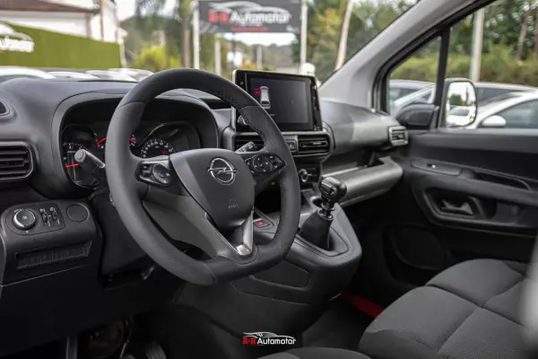 Opel 2022 — foto 3 de 25