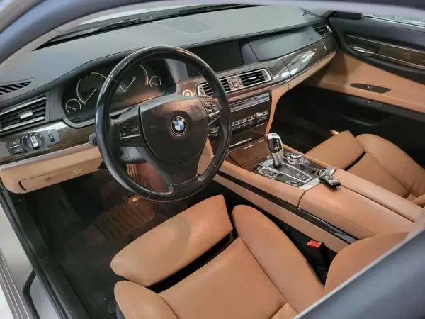BMW 730 2009 - 23500 EUR, 107760 km - AUTO.MOTO.pt - 107760km - foto 18 de 54
