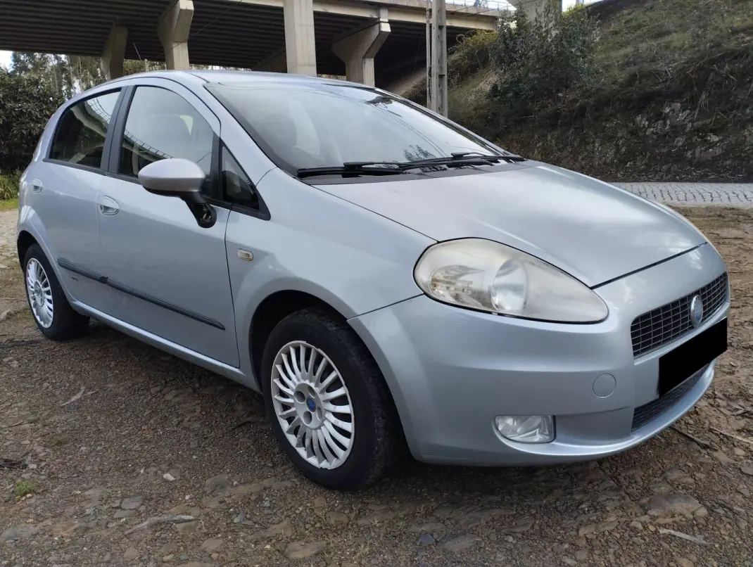 Fiat Grande Punto 2006 - 2750 EUR, 210000 km - AUTO.MOTO.pt - 210000km - foto 3 de 20