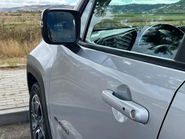 Jeep Renegade 2018 - 17980 EUR, 112000 km - AUTO.MOTO.pt - 112000km - foto 10 de 22