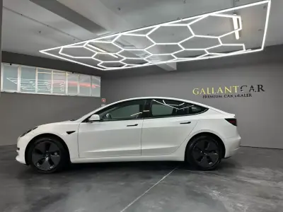 Tesla Model 3 2023 - 33500 EUR, 55603 km - AUTO.MOTO.pt - 55603km - foto 3 de 10