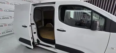 Citroën Berlingo 2021 - 17500 EUR, 49659 km - AUTO.MOTO.pt - 49659km - foto 6 de 27