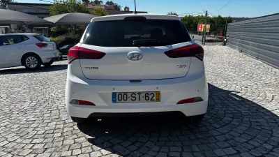 Hyundai i20 2017 - 11390 EUR, 78000 km - AUTO.MOTO.pt - 78000km - foto 4 de 20
