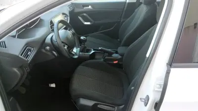 Peugeot 308 2019 - 11950 EUR, 114000 km - 114000km - foto 13 de 38