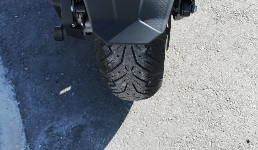 BMW C 440 GT 2025 - 9250 EUR, 2300 km - AUTO.MOTO.pt - 2300km - foto 26 de 28
