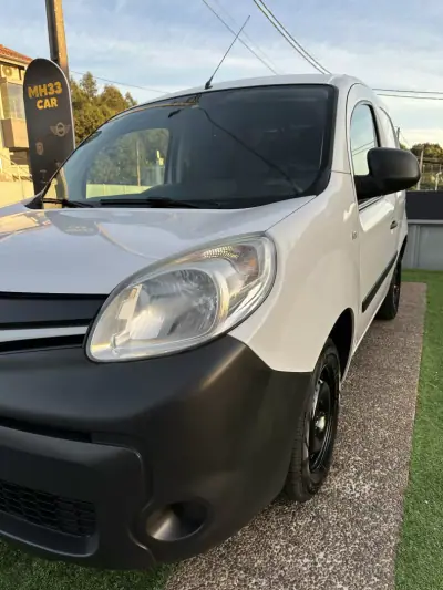 Renault Kangoo 2019 — foto 4 de 35