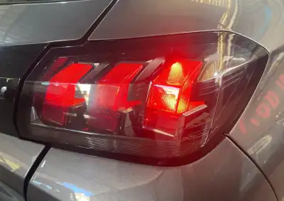 Peugeot 208 2023 - 14900 EUR, 44000 km - AUTO.MOTO.pt - 44000km - foto 27 de 47