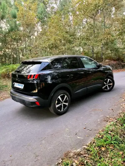 Peugeot 3008 2017 - 16990 EUR, 161440 km - AUTO.MOTO.pt - 161440km - foto 9 de 23