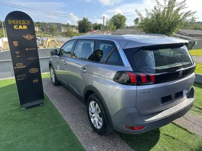 Peugeot 5008 2017 - 14900 EUR, 200000 km - AUTO.MOTO.pt - 200000km - foto 14 de 63