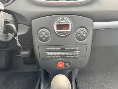 Renault Clio 2008 - 6500 EUR, 155923 km - AUTO.MOTO.pt - 155923km - foto 18 de 23