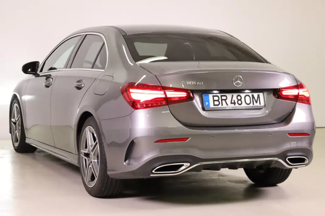 Mercedes-Benz A 180 Limousine 2025 - 39990 EUR, 6272 km - AUTO.MOTO.pt - 6272km - foto 14 de 47