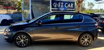 Peugeot 308 2016 - 10990 EUR, 162027 km - AUTO.MOTO.pt - 162027km - foto 8 de 43