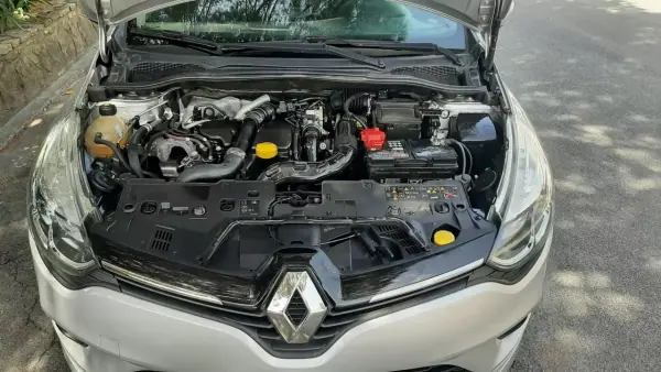 Renault Clio Sport Tourer 2018 - 11500 EUR, 89764 km - AUTO.MOTO.pt - 89764km - foto 45 de 46