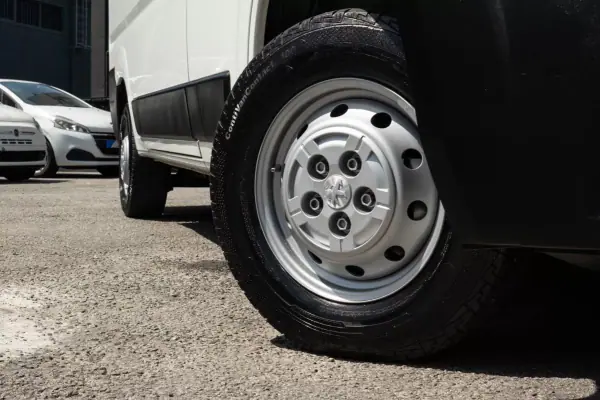 Peugeot Boxer 2020 - 17999 EUR, 157000 km - AUTO.MOTO.pt - 157000km - foto 4 de 17