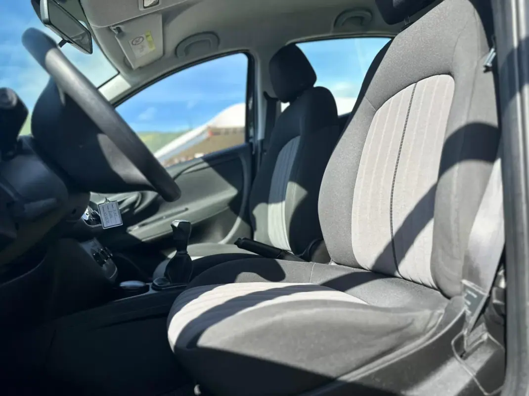 Fiat Punto 2018 - 10990 EUR, 83900 km - AUTO.MOTO.pt - 83900km - foto 11 de 20