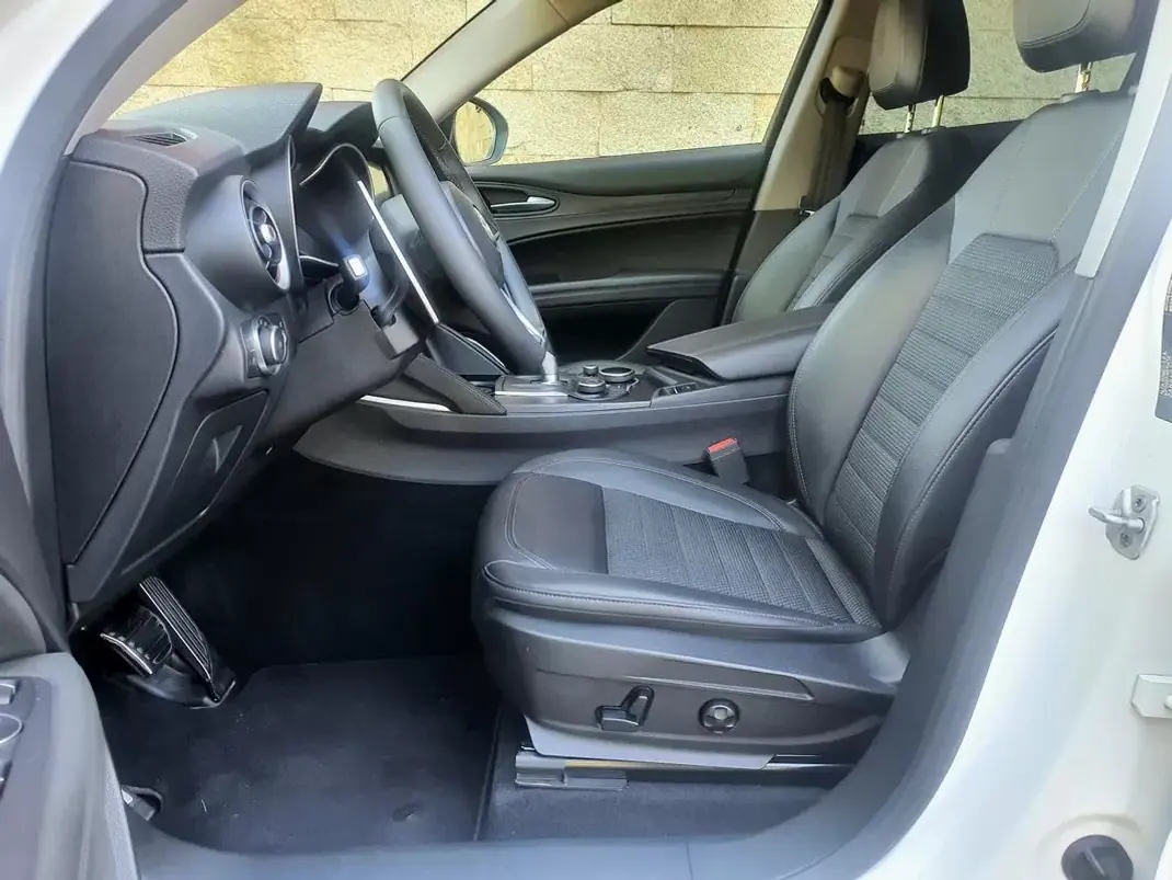 Alfa Romeo Stelvio 2020 - 28500 EUR, 47900 km - 47900km - foto 12 de 28