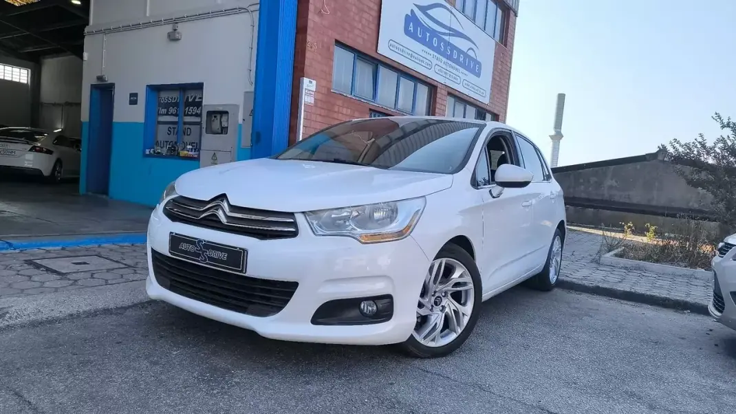 Citroën C4 2012 - 8900 EUR, 180000 km - AUTO.MOTO.pt - 180000km - foto 1 de 24