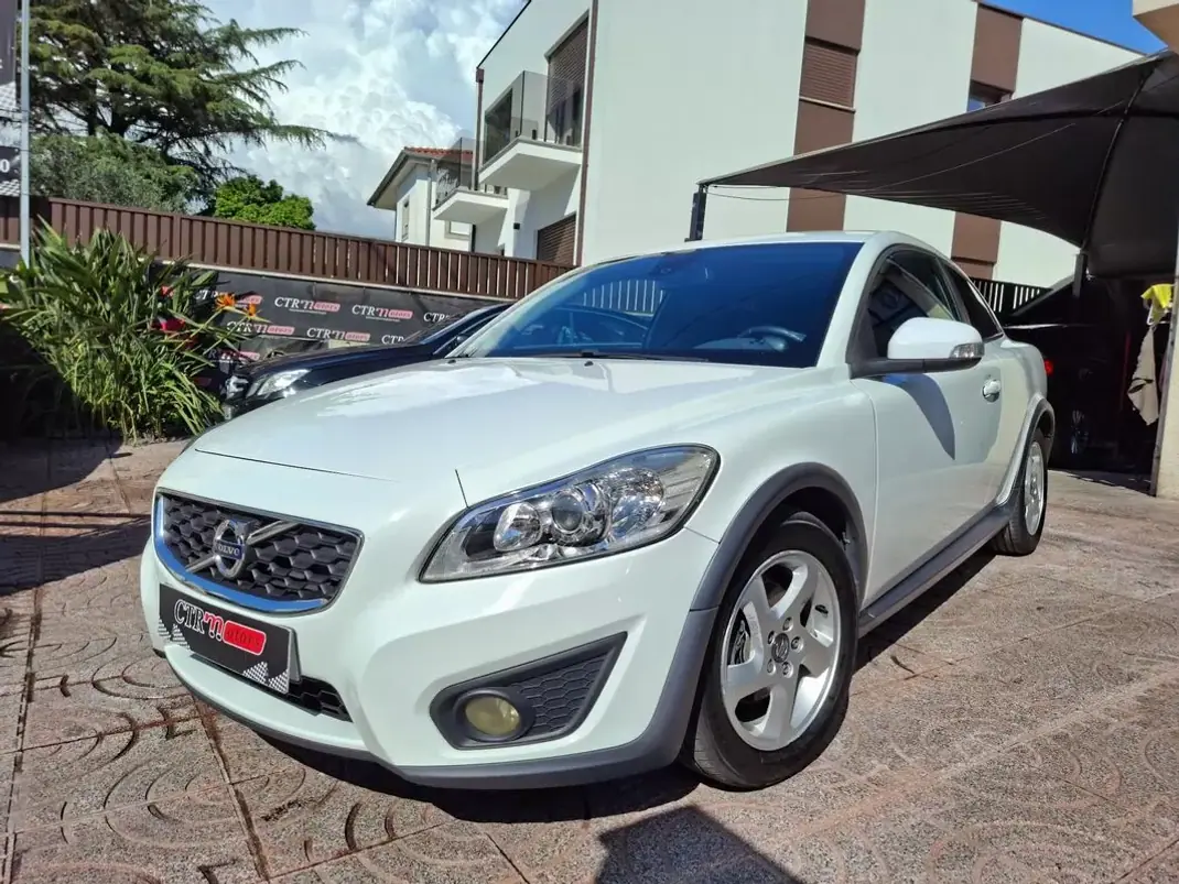 Volvo C30 2011 - 8900 EUR, 199999 km - AUTO.MOTO.pt - 199999km - foto 1 de 29