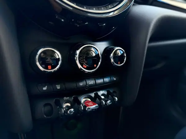 MINI Cooper 2016 - 12950 EUR, 123000 km - 123000km - foto 24 de 27