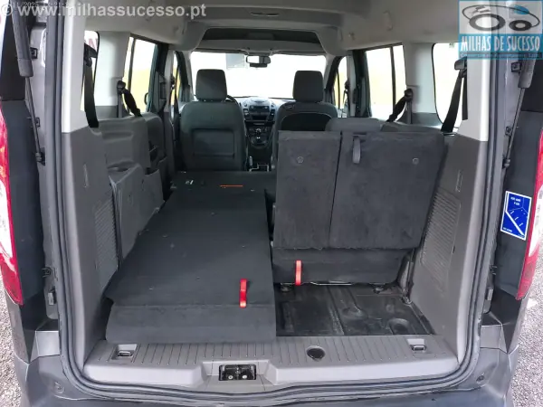 Ford Tourneo Connect 2020 - 19980 EUR, 108000 km - AUTO.MOTO.pt - 108000km - foto 13 de 31