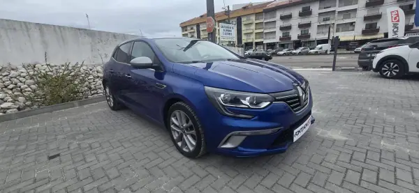 Renault Mégane 2016 - 12950 EUR, 114140 km - AUTO.MOTO.pt - 114140km - foto 40 de 42