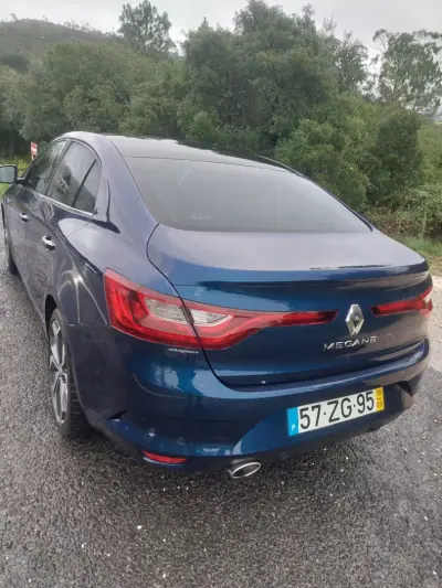 Renault Mégane Grand Coupe 2019 - 15950 EUR, 111650 km - AUTO.MOTO.pt - 111650km - foto 2 de 11