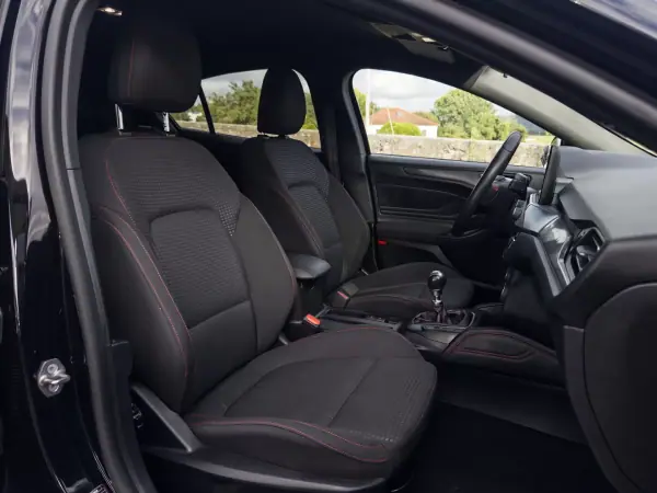 Ford Focus 2020 - 15990 EUR, 97000 km - AUTO.MOTO.pt - 97000km - foto 41 de 42