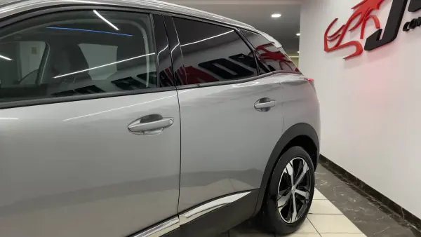 Peugeot 3008 2019 - 18990 EUR, 94948 km - AUTO.MOTO.pt - 94948km - foto 5 de 47