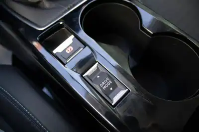 Peugeot 208 2023 - 16999 EUR, 96737 km - AUTO.MOTO.pt - 96737km - foto 31 de 34