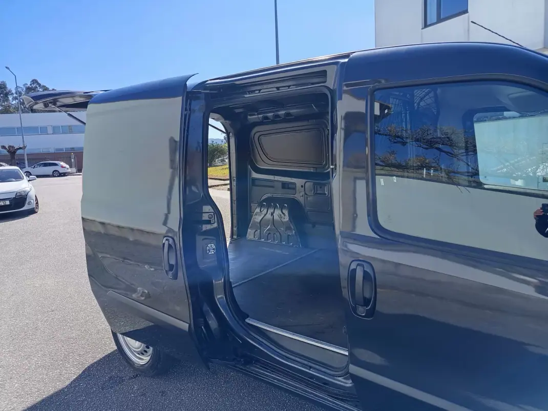 Opel Combo 2014 - 8490 EUR, 146000 km - AUTO.MOTO.pt - 146000km - foto 9 de 16