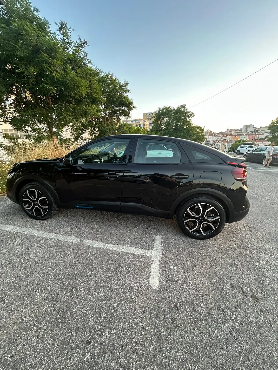 Citroën e-C4 2022 - 19250 EUR, 43300 km - AUTO.MOTO.pt - 43300km - foto 7 de 16