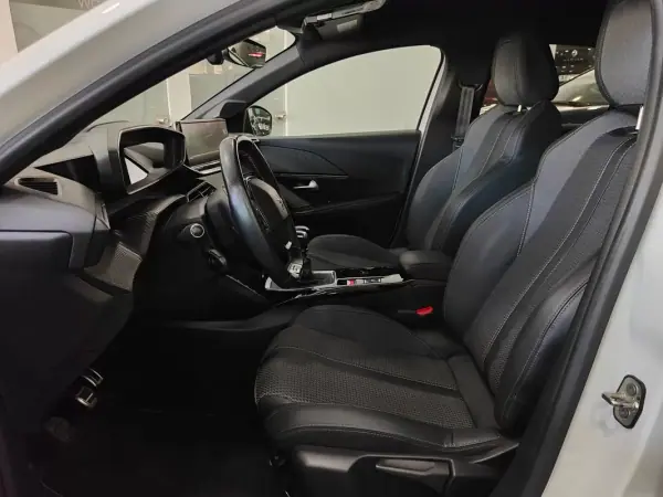 Peugeot 208 2021 - 13990 EUR, 80000 km - AUTO.MOTO.pt - 80000km - foto 31 de 49