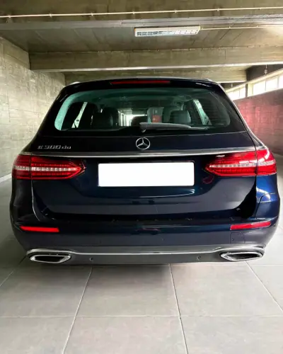 Mercedes-Benz E 300 2022 - 34500 EUR, 77100 km - AUTO.MOTO.pt - 77100km - foto 5 de 18