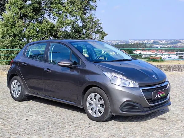 Peugeot 208 2019 - 8250 EUR, 213927 km - AUTO.MOTO.pt - 213927km - foto 5 de 22