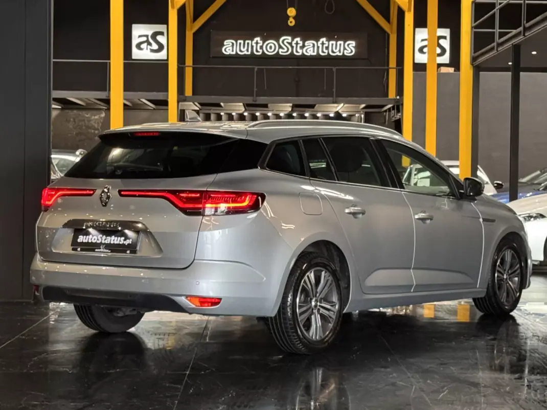 Renault Mégane Sport Tourer 2021 - 14990 EUR, 171050 km - AUTO.MOTO.pt - 171050km - foto 14 de 32