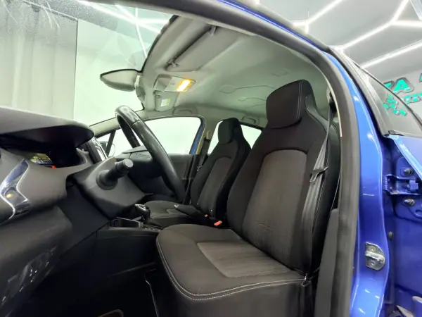 Renault Zoe 2019 - 10500 EUR, 130000 km - AUTO.MOTO.pt - 130000km - foto 15 de 18