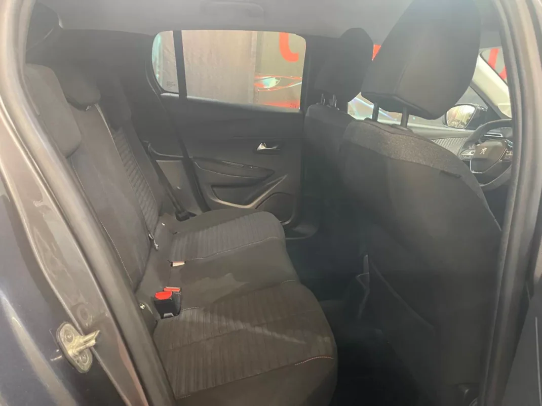 Peugeot 208 2023 - 14900 EUR, 44000 km - AUTO.MOTO.pt - 44000km - foto 33 de 47