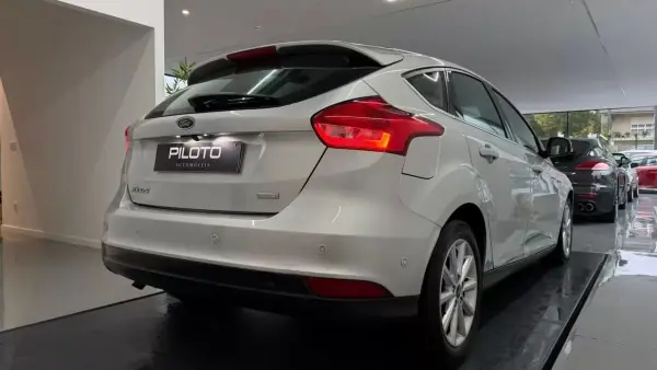 Ford Focus 2018 - 9990 EUR, 168157 km - AUTO.MOTO.pt - 168157km - foto 10 de 33