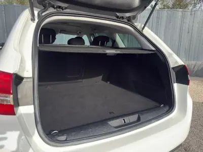 Peugeot 308 SW 2014 - 8950 EUR, 160000 km - AUTO.MOTO.pt - 160000km - foto 17 de 25