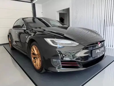 Tesla Model S 2017 - 19990 EUR, 237000 km - AUTO.MOTO.pt - 237000km - foto 4 de 37