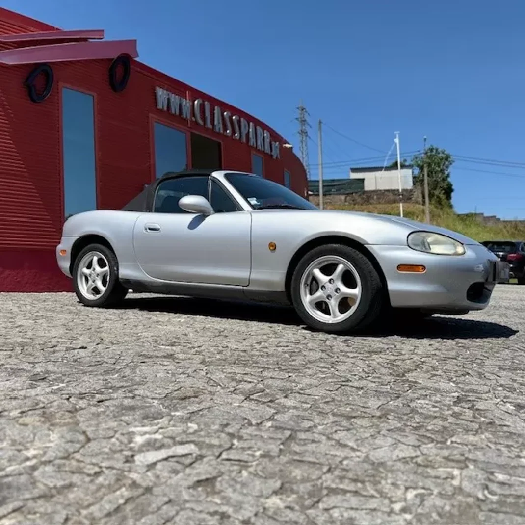 Mazda MX-5 2000 - 9500 EUR, 200000 km - AUTO.MOTO.pt - 200000km - foto 1 de 13