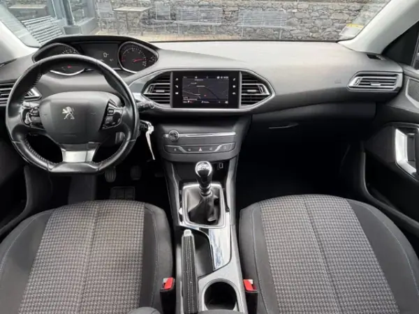 Peugeot 308 SW 2020 - 14900 EUR, 76690 km - AUTO.MOTO.pt - 76690km - foto 10 de 12