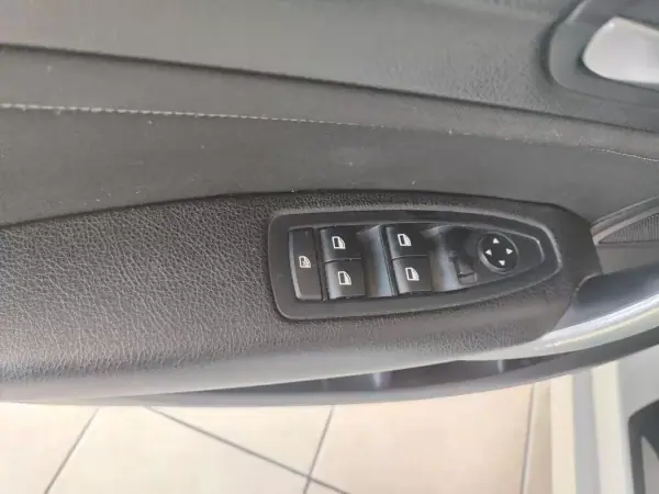 BMW 116 2013 - 10750 EUR, 215400 km - AUTO.MOTO.pt - 215400km - foto 21 de 34