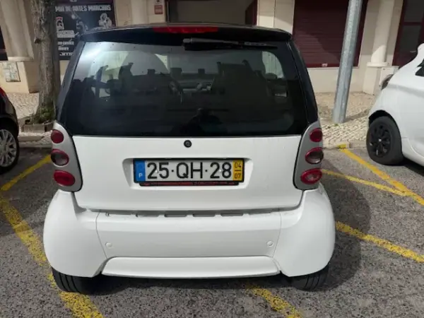 Smart Fortwo Cabrio 2004 - 4250 EUR, 122000 km - AUTO.MOTO.pt - 122000km - foto 13 de 29