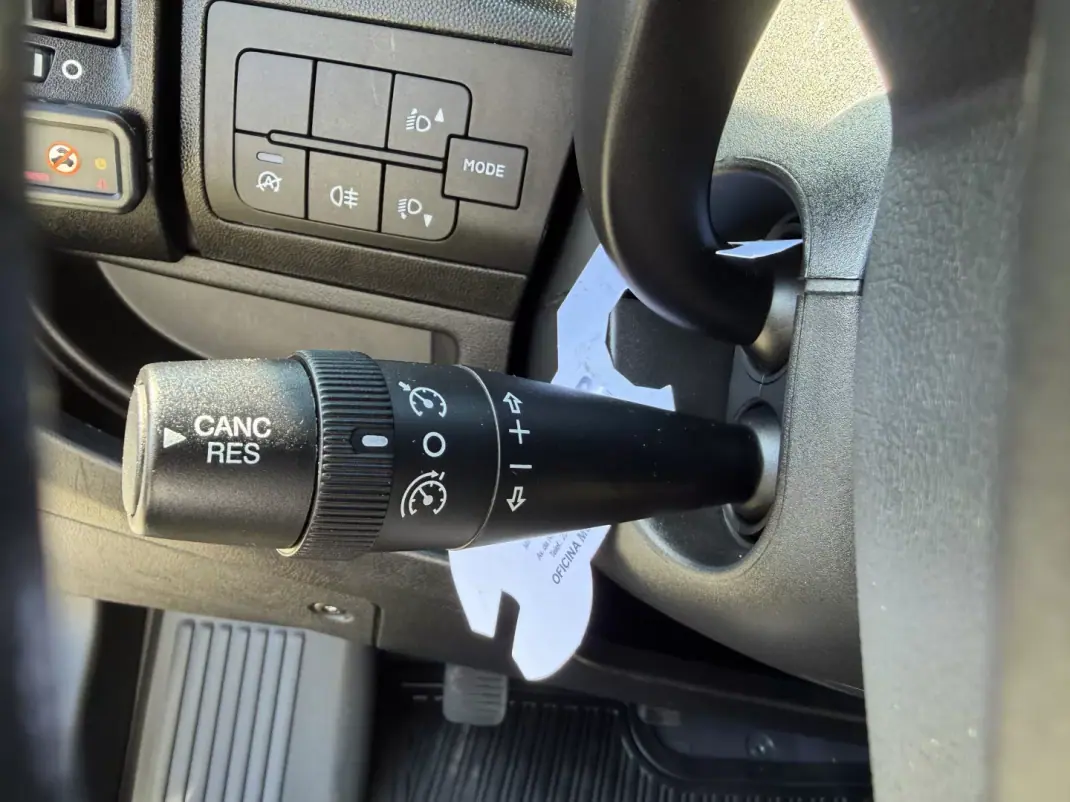 Citroën 2018 - 17500 EUR, 136874 km - AUTO.MOTO.pt - 136874km - foto 8 de 12