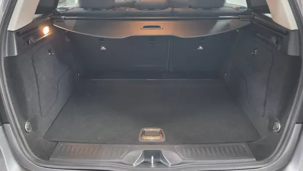 Mercedes-Benz B 180 2017 - 15990 EUR, 120000 km - AUTO.MOTO.pt - 120000km - foto 16 de 27