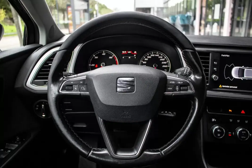SEAT Leon ST 2019 - 7750 EUR, 352055 km - AUTO.MOTO.pt - 352055km - foto 12 de 43